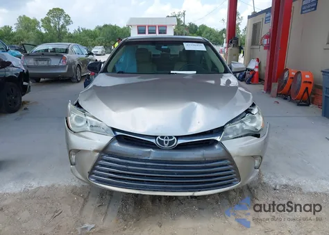2015 Toyota Camry Le/Se/Xle/Xse z USA, uszkodzony, nr VIN 4T4BF1FKXFR485403